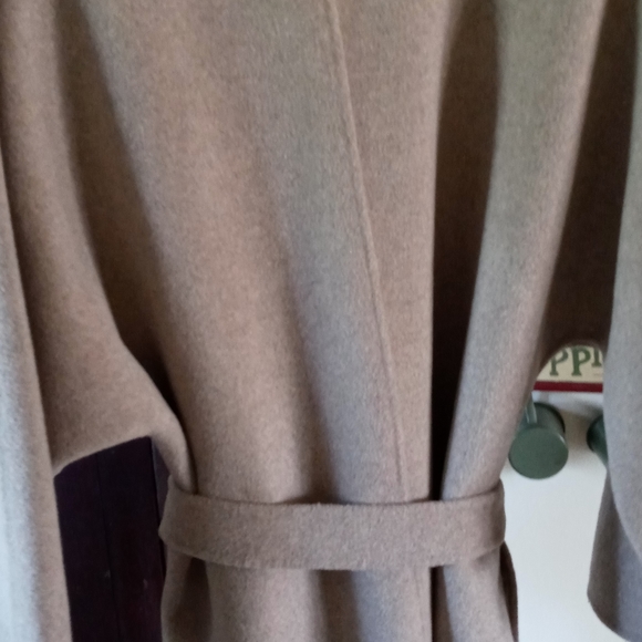 Gorgeous Wool Blend Custom Overcoat sz medium - Picture 6 of 9
